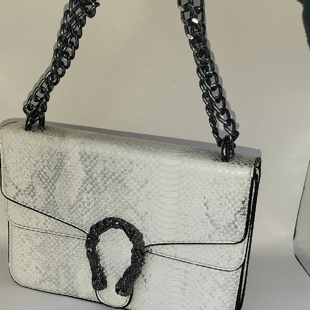 Snake Print Silver & White Chain Strap   Bag - Picture 6 of 10